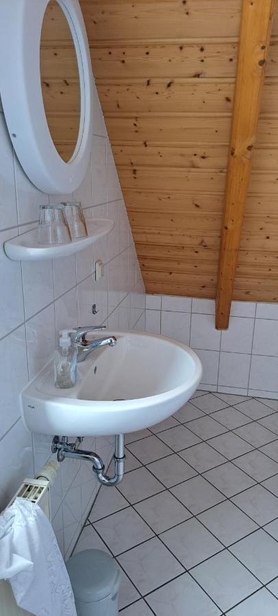 B&B Talstation Ferienwohnung Fuer 2 Personen Horselberg-Hainich Buitenkant foto